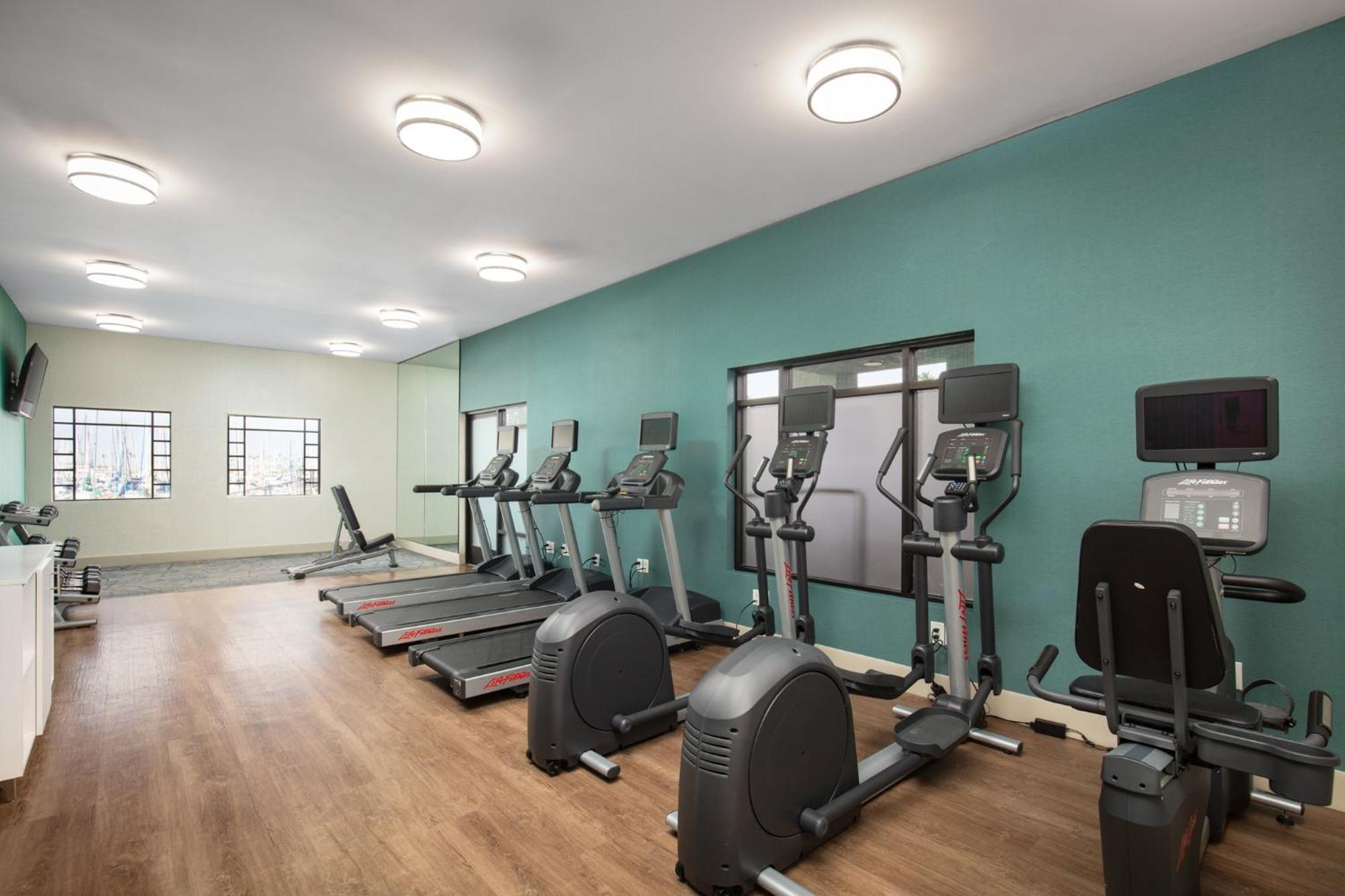 Holiday Inn Express Hotel & Suites Ventura Harbor By Ihg Zewnętrze zdjęcie