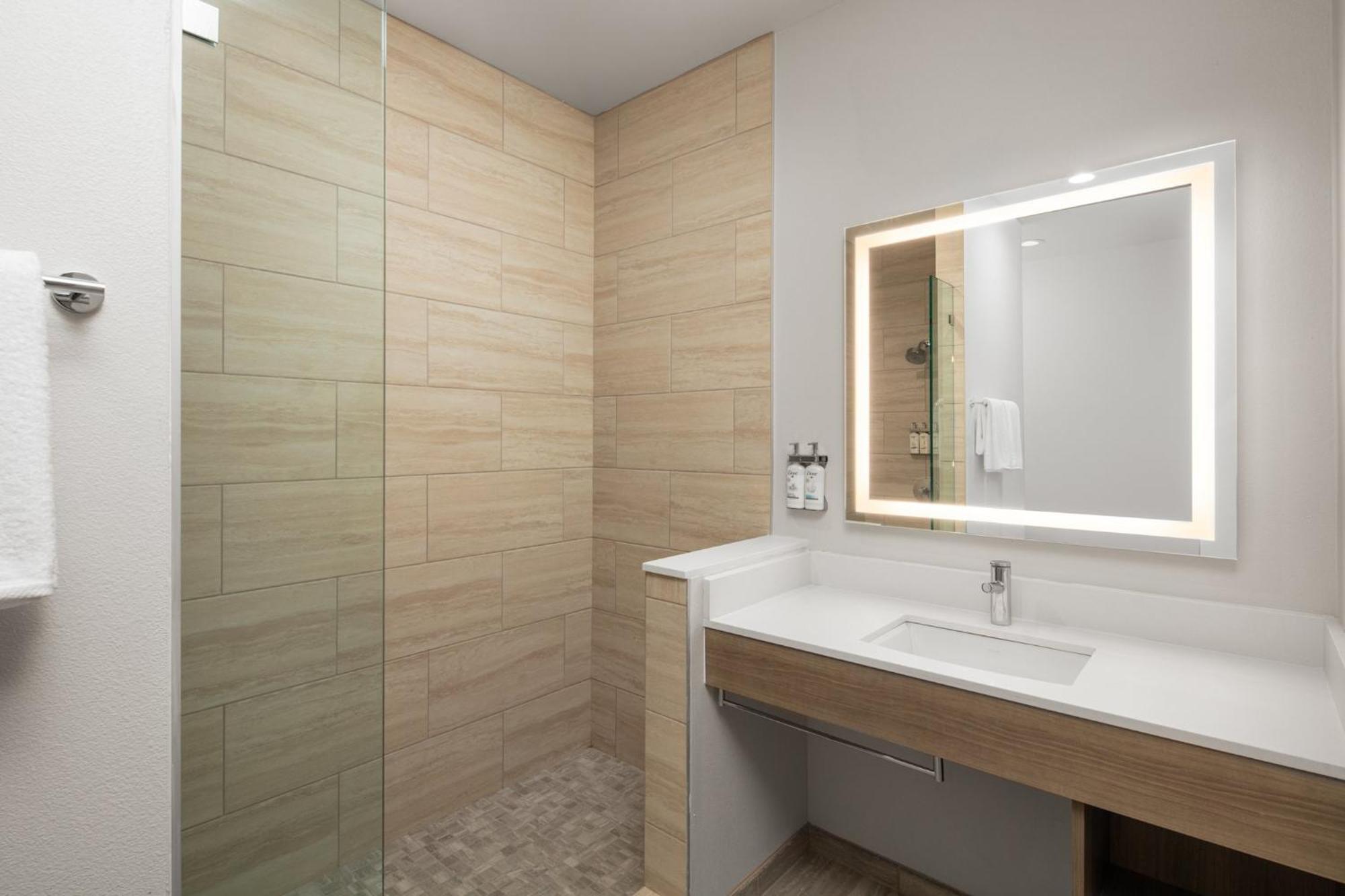 Holiday Inn Express Hotel & Suites Ventura Harbor By Ihg Zewnętrze zdjęcie